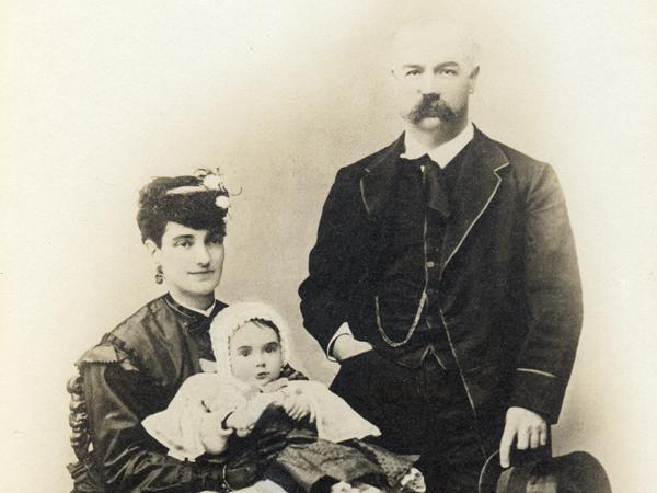 Benjamín Vicuña Mackenna, Victoria Subercaseaux y su hija Blanca. París 1870