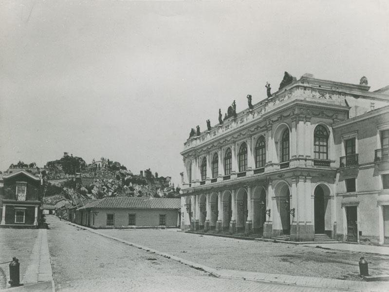 Teatro Municipal, vista hacia el oriente